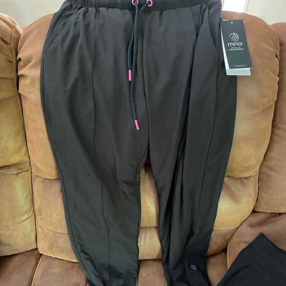 MPG ‘Stylin black Jogger - Picture 1 of 3